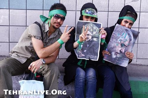 mousavi_fans_rally_azadi_street_7.jpg
